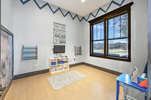 S Bed Las Brisas Apartment Homes 10